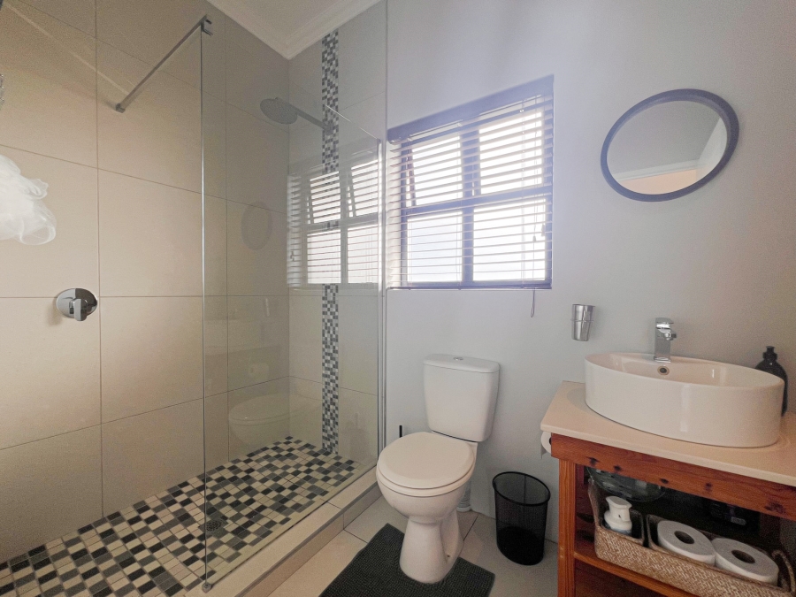 5 Bedroom Property for Sale in Myburgh Park Western Cape